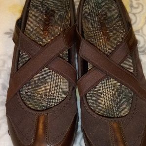 Skechers brown leather Mary Jane shoes size 8
